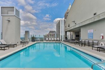 Invigorating swimming pool